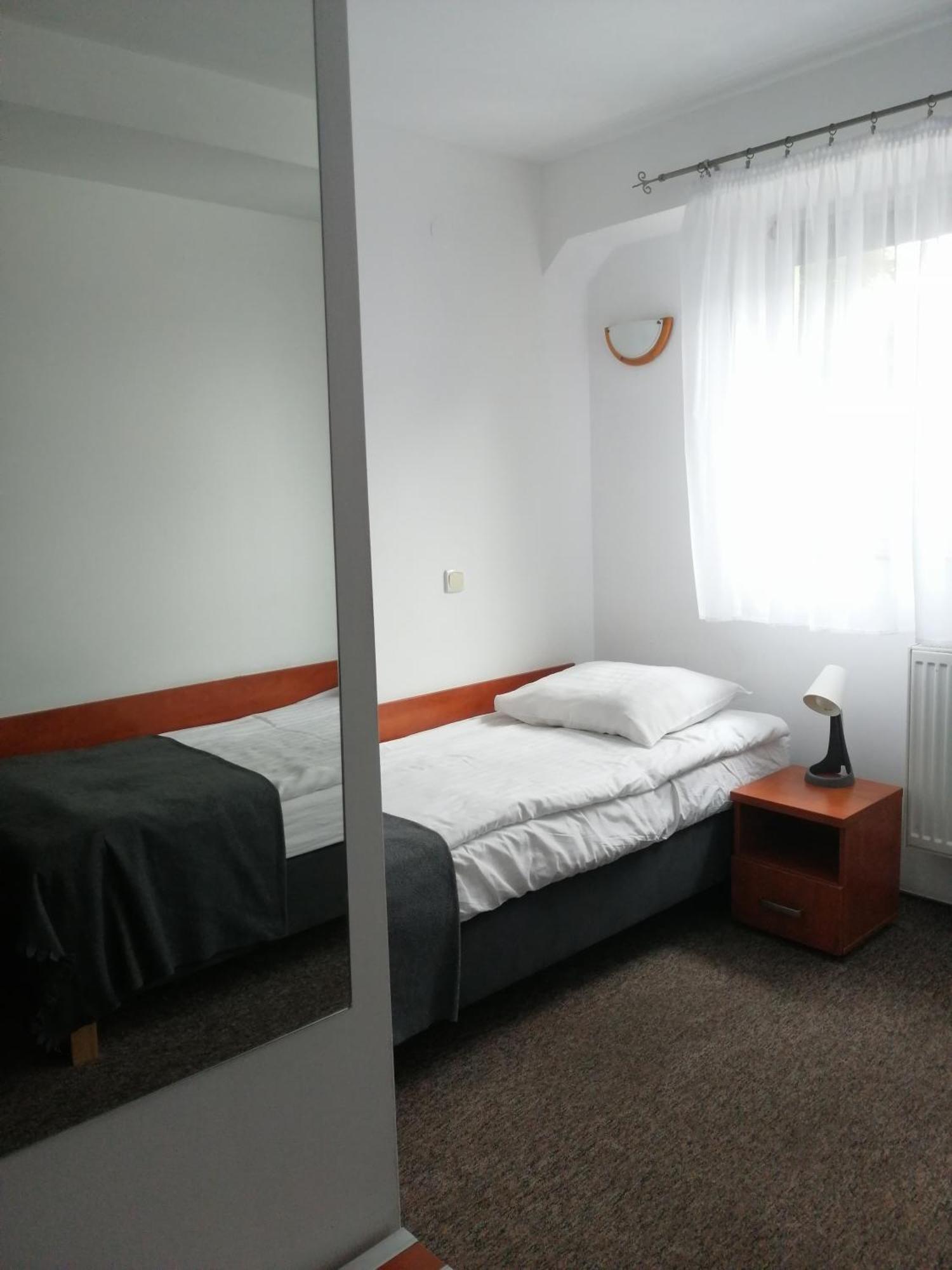 Hotel Dabrowiak Dąbrowa Górnicza Exterior foto